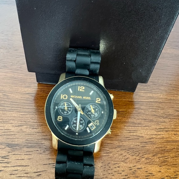 Michael Kors black and gold women’s watch main image 4